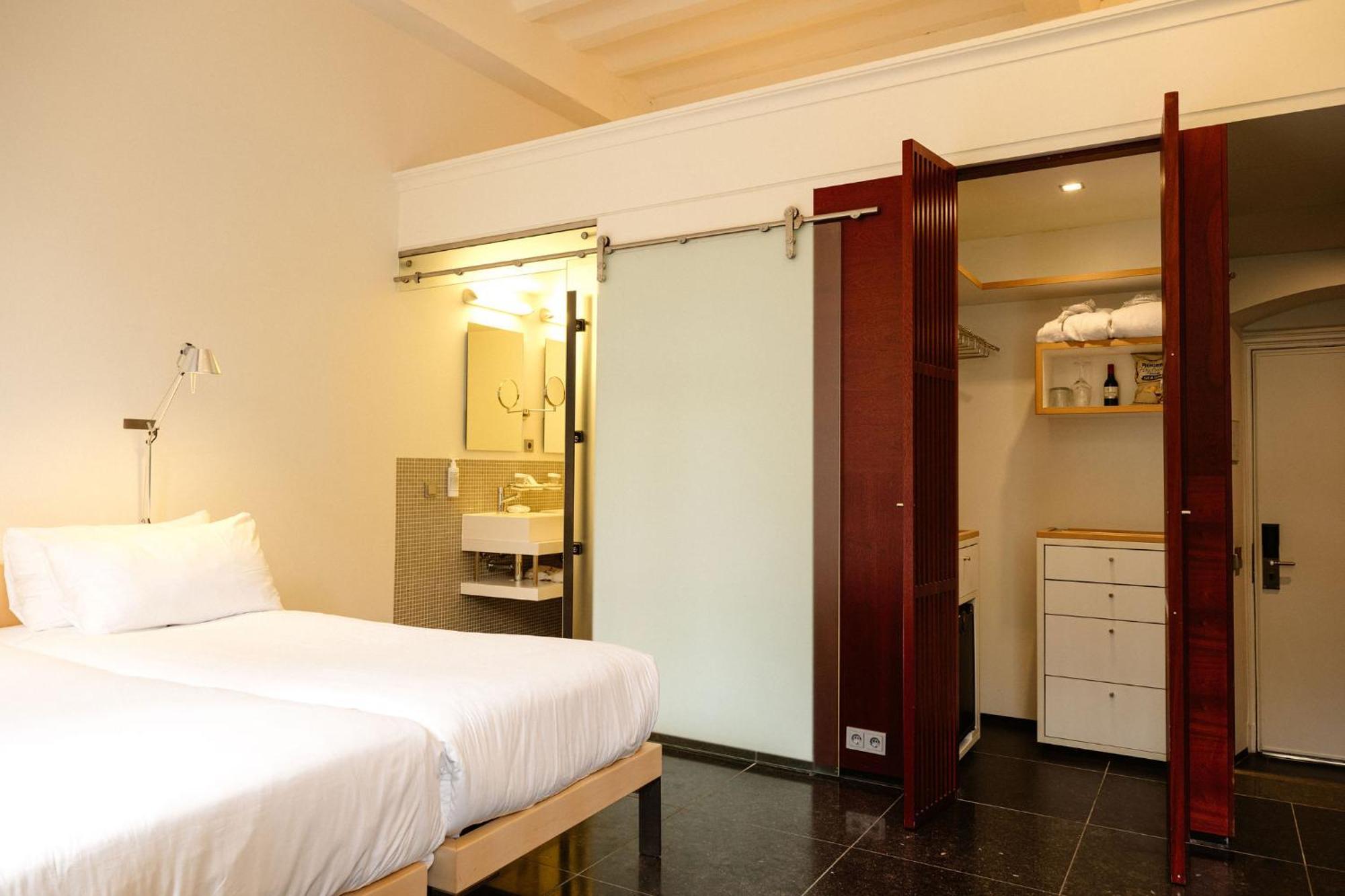 设计酒店 马斯特里赫特 客房 照片 A room at the hotel