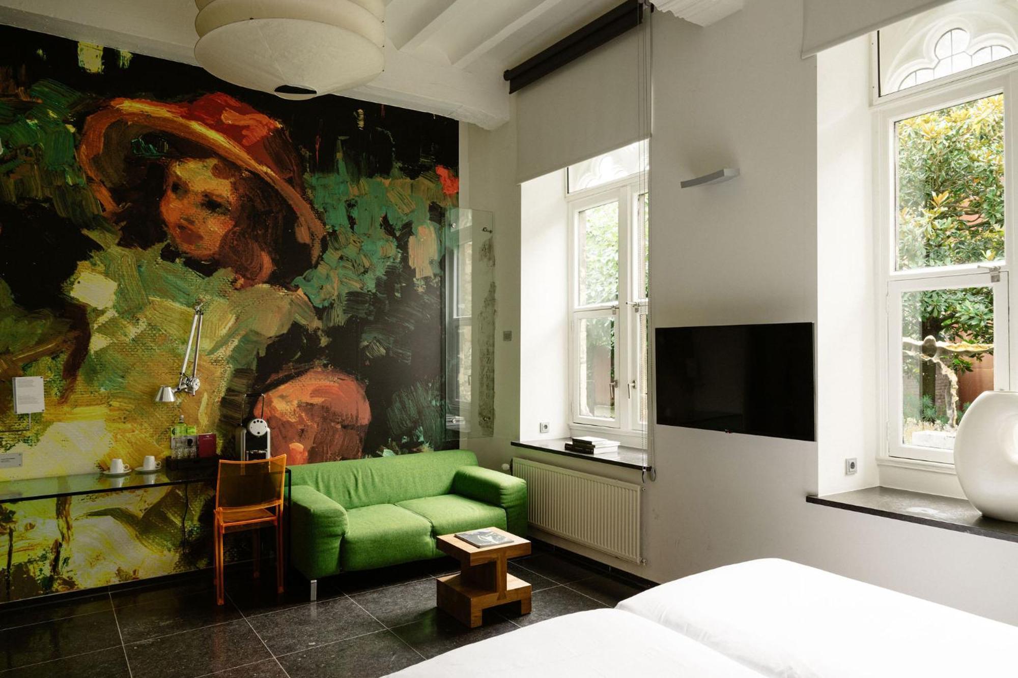 设计酒店 马斯特里赫特 外观 照片 A room at the hotel
